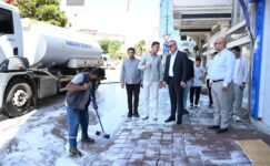 Karacabey Belediyesi’nden ana arterlerde yoğun temizlik mesaisi