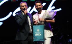 Gemlik Kurtuluş Gününde Mehmet Çevik ile Coştu