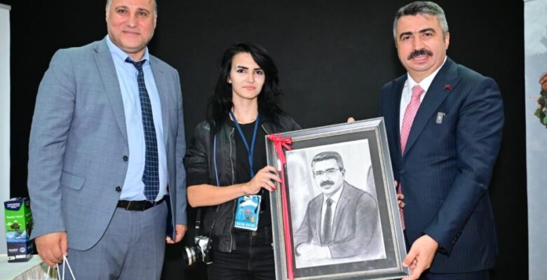 BAŞKAN YILMAZ’DAN ÖĞRENCİLERE ALTIN ÖĞÜTLER