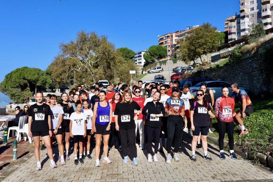 Gemlik’te Cumhuriyet’in 102. Yılına Yakışan Cumhuriyet Koşusu