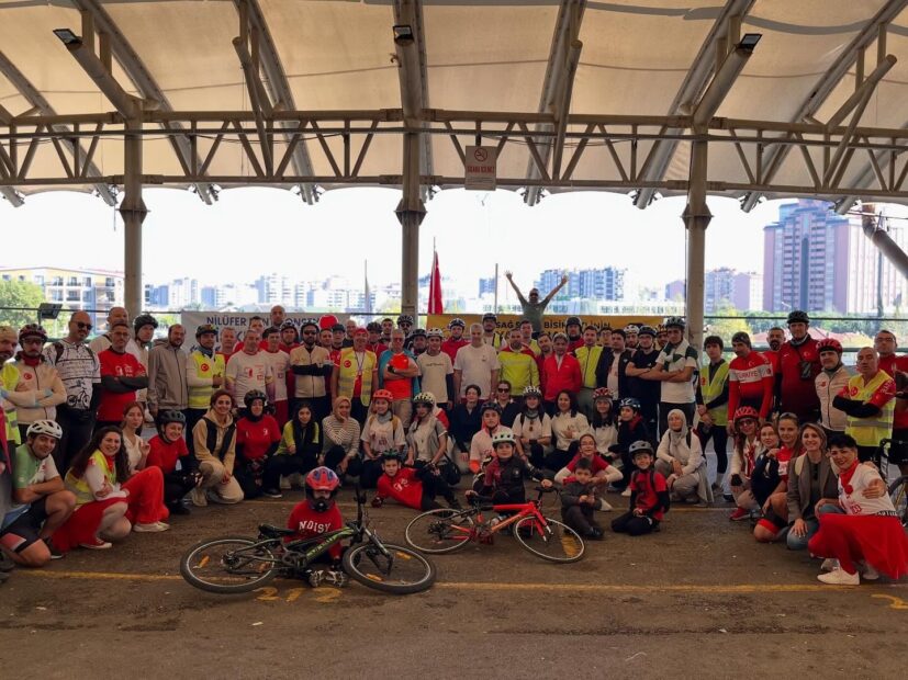 Nilüfer’de Cumhuriyet coşkusu pedallarla sokaklara taşındı