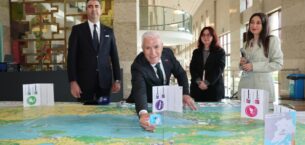 DENİZDEN ÇIKAN ATIKLAR MARMARA FORUM’DA SERGİLENDİ