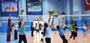 BÜYÜKŞEHİR KIŞ SPOR OKULLARI BAŞLADI
