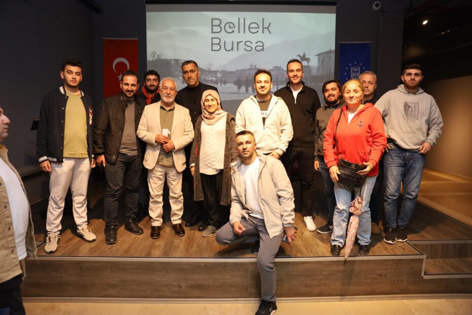 SİMİT KOKUSUNDAN SAHNE IŞIĞINA YOLCULUK