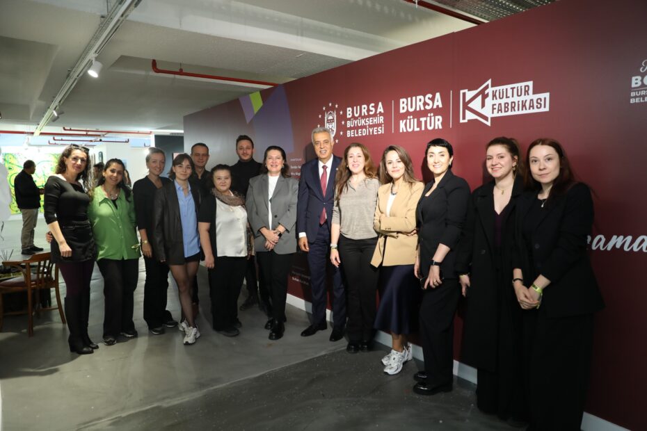 YENİ NESİL BURSA SANATI GÖZ KAMAŞTIRDI