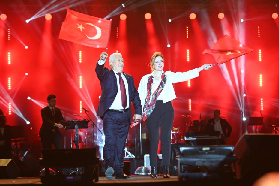 CUMHURİYET COŞKUSU, BURSA’YI SARIYOR