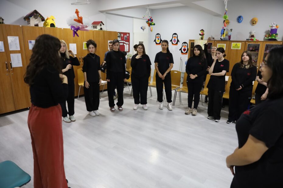KADINA ŞİDDETE HAYIR!