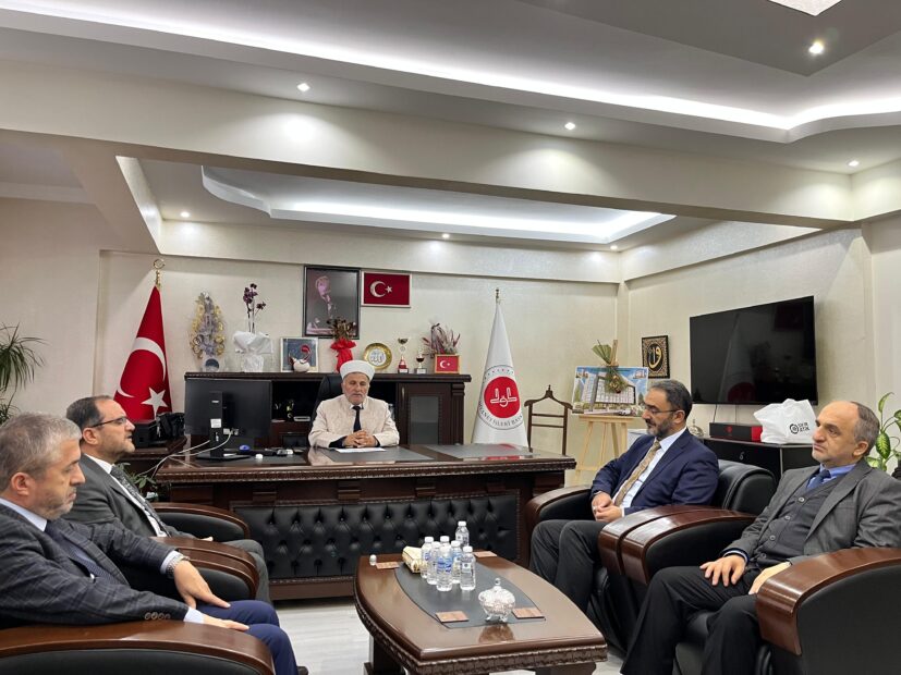 Gemlik İlçe Müftüsü Şemsettin Şimşek Göreve Başladı