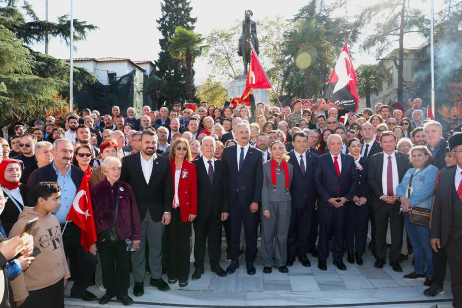 Cumhuriyet Devriminin 102. Yıldönümünde CHP’den Coşkulu Kutlama