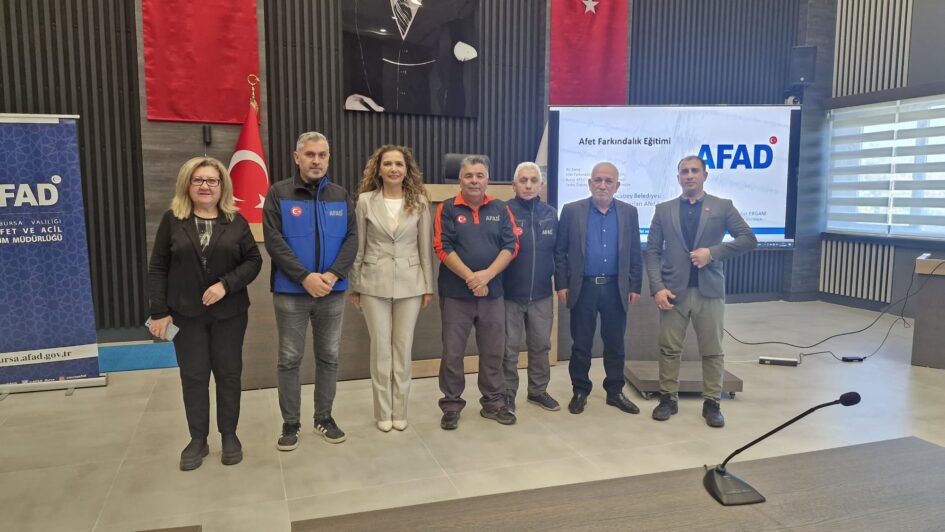 Karacabey Belediyesi’nden muhtarlara “Temel Afet Bilinci” eğitimi