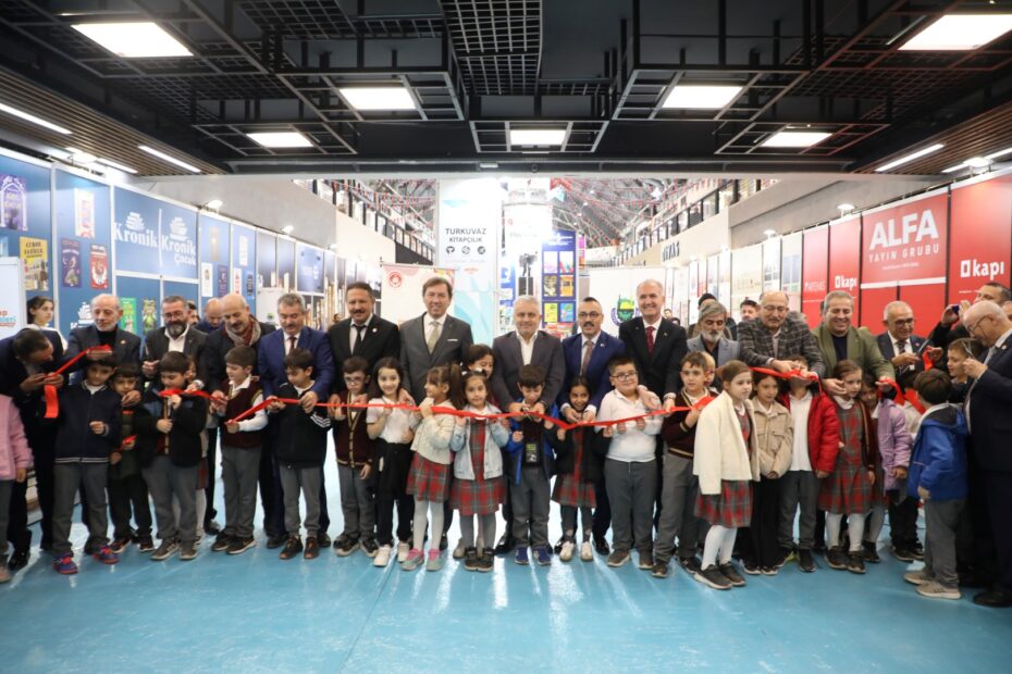 İNEGÖL 9. KİTAP GÜNLERİ BAŞLADI