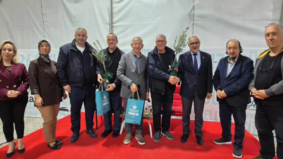 GEMLİK’İN 50 YILINI KİTAP FUARINDA KONUŞTULAR