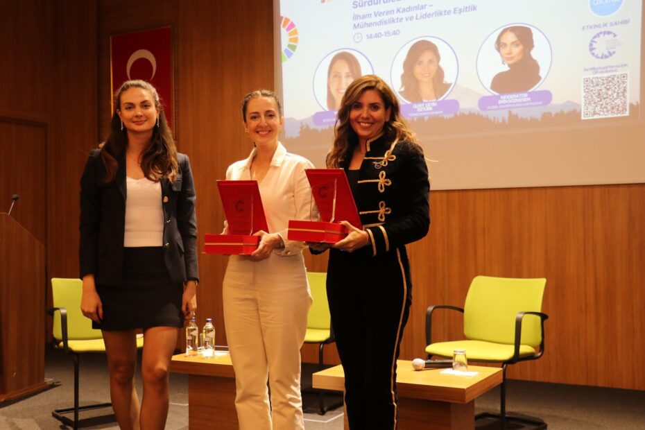 SÜRDÜRÜLEBİLİRLİK ZİRVESİ’NE YOĞUN İLGİ