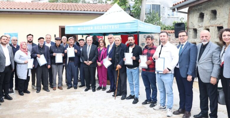 Ürünlü’de 275 hak sahibine imarlı tapu sevinci