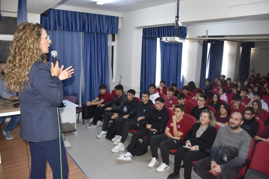 Karacabey Belediyesi’nden öğrencilere “Yangın Eğitimi”