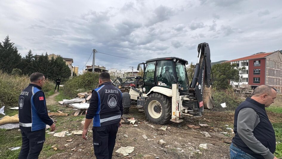 Gemlik’te kaçak barakaya müdahale