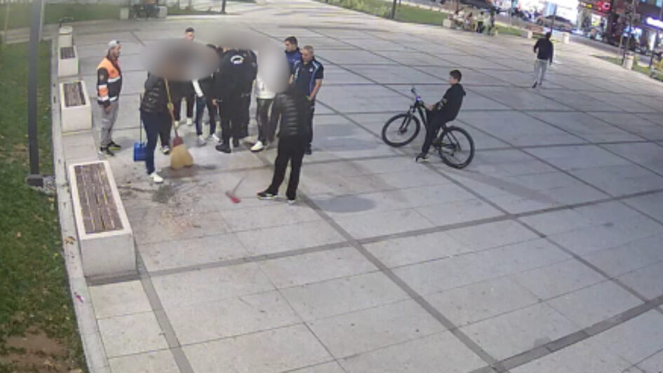 ÇEKİRDEK KEYFİ PAHALIYA PATLADI: HEM TEMİZLEDİLER HEM DE CEZA YEDİLER