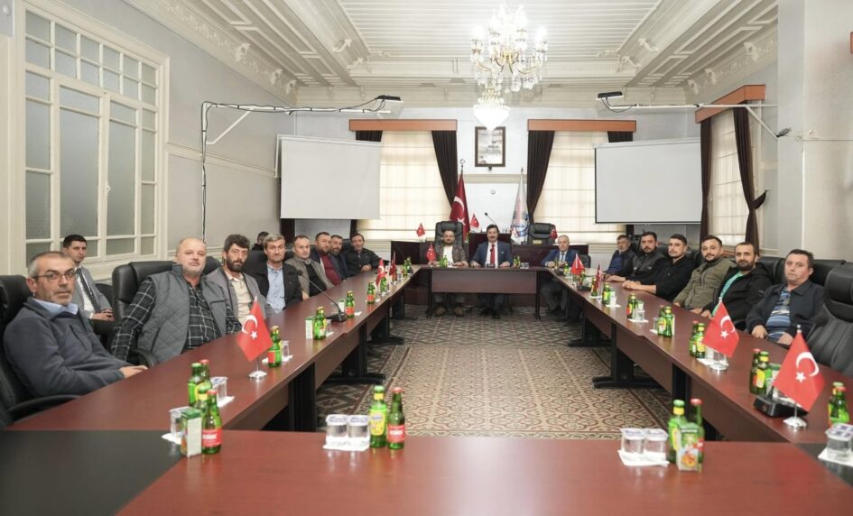 BAŞKAN ERCAN ÖZEL MAHMUDİYE’NİN İHTİYAÇLARINI MAHALLELİYLE MASAYA YATIRDI