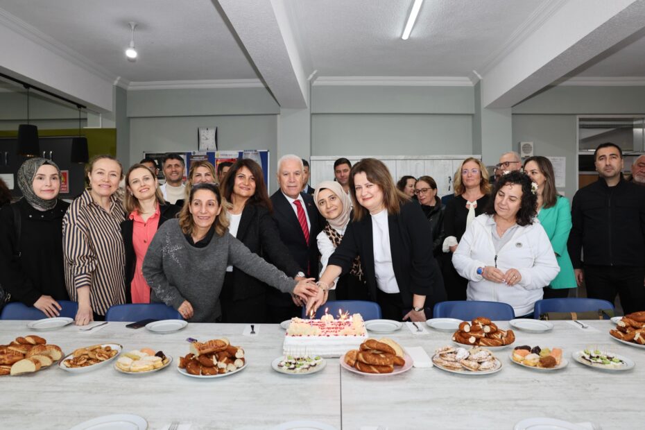 BAŞKAN BOZBEY’DEN ÖĞRETMENLERE ANLAMLI ZİYARET