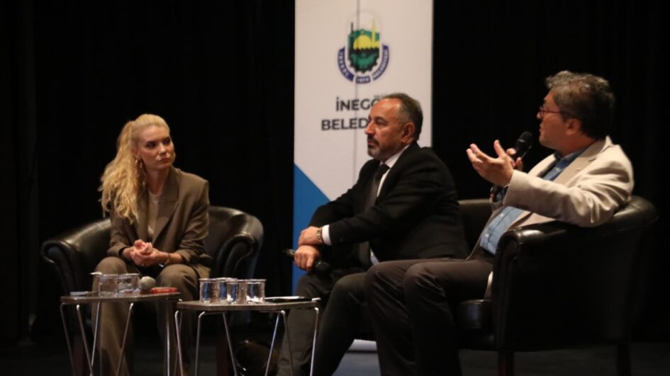 İNEGÖL KİTAP GÜNLERİ TÜM COŞKUSUYLA SÜRÜYOR