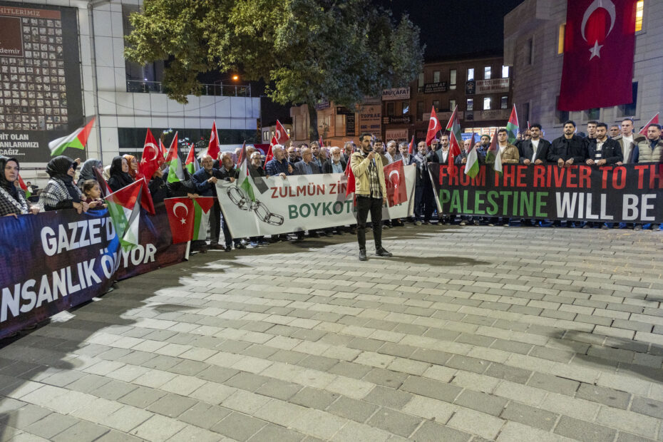 BURSA GÖNÜLLÜ KURULUŞLAR PLATFORMU’NDAN GAZZE’YE DESTEK ÇAĞRISI