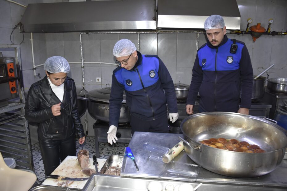 KARACABEY BELEDİYESİ’NDEN LOKANTA VE İMALATHANELERE YAKIN TAKİP