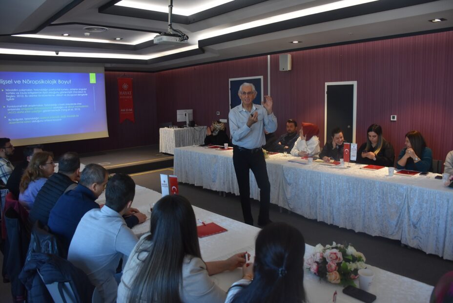 PROF. DR. HAYDAR SUR, DOĞRU İLETİŞİMİN YOLLARINI ANLATTI