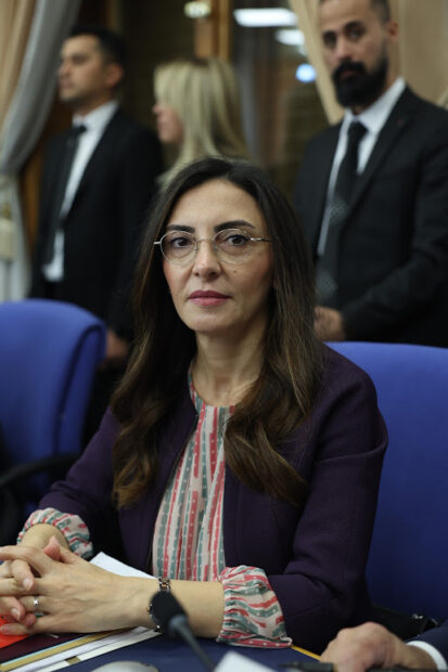 VEKİL KAYIŞOĞLU; “HALK AÇKEN, ŞATAFATLI TOPLANTILARA KARŞIYIZ”