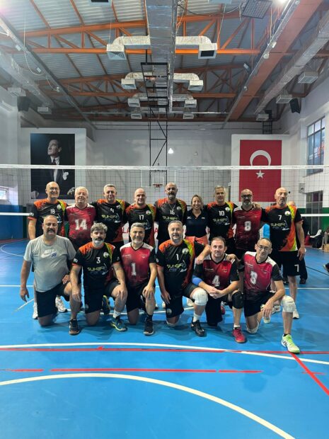Osmangazili Veteran Voleybolcular Turnuvayı Şampiyonlukla Taçlandırdı
