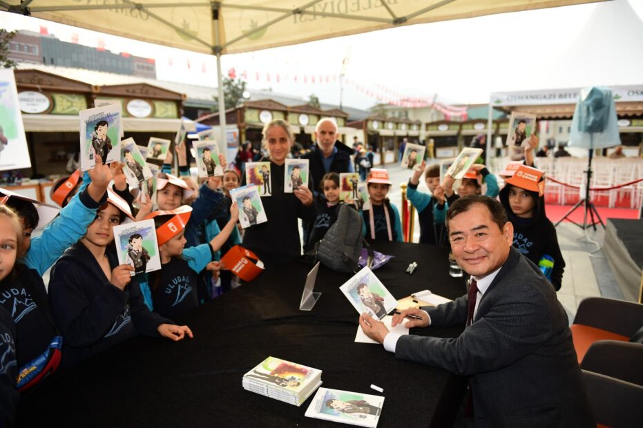 Osmangazi Kitap Fuarı Zengin İçeriğiyle Sürüyor