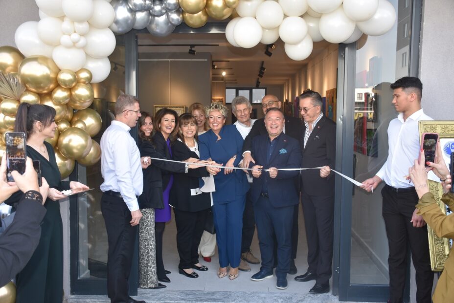 ZER GALLERY’NİN AÇILIŞINA YOĞUN İLGİ