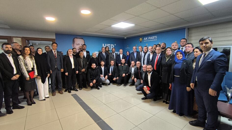 Gemlik’te AK Parti’ye 800 Yeni Üye Katıldı: Başkan Gürkan’dan Konut ve Yatırım Müjdeleri