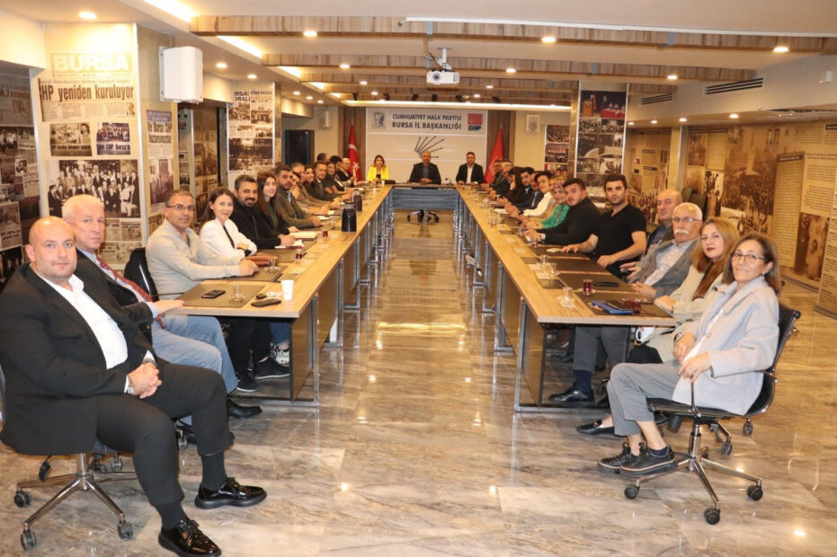 CHP Bursa İl Yönetiminde  görev dağılımı yapıldı: “Bursa’da halkın sözünü iktidara taşıyacağız”