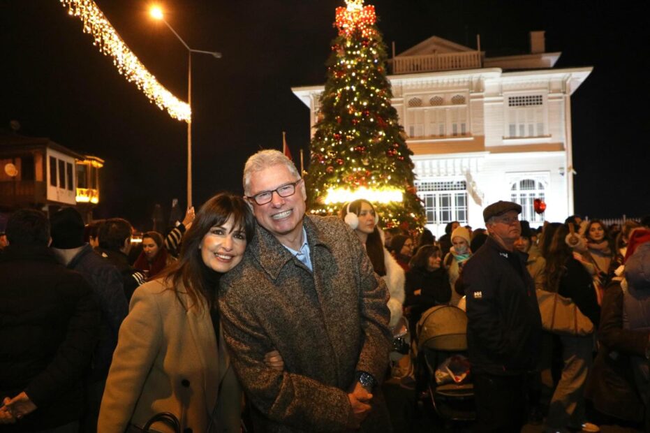 YENİ YIL VE ARALIK PAZARI MUDANYA’DA KAPILARINI AÇTI