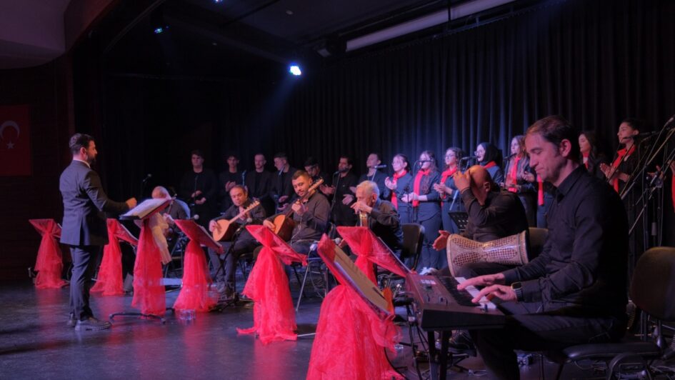 İNEGÖL BELEDİYESİ THM GENÇLİK KOROSUNDAN KULAKLARIN PASINI SİLEN KONSER