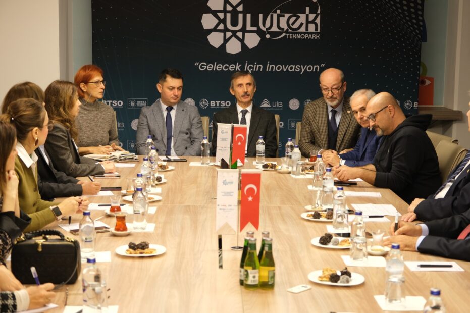 AKADEMİ VE İŞ DÜNYASI ULUTEK’TE BİR ARAYA GELDİ