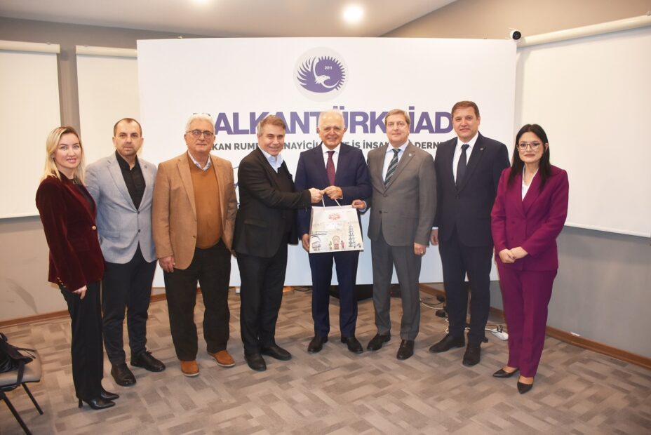 BALKANTÜRKSİAD AKADEMİ’DE YAPAY ZEKA VE DİJİTALLEŞME KONUŞULDU