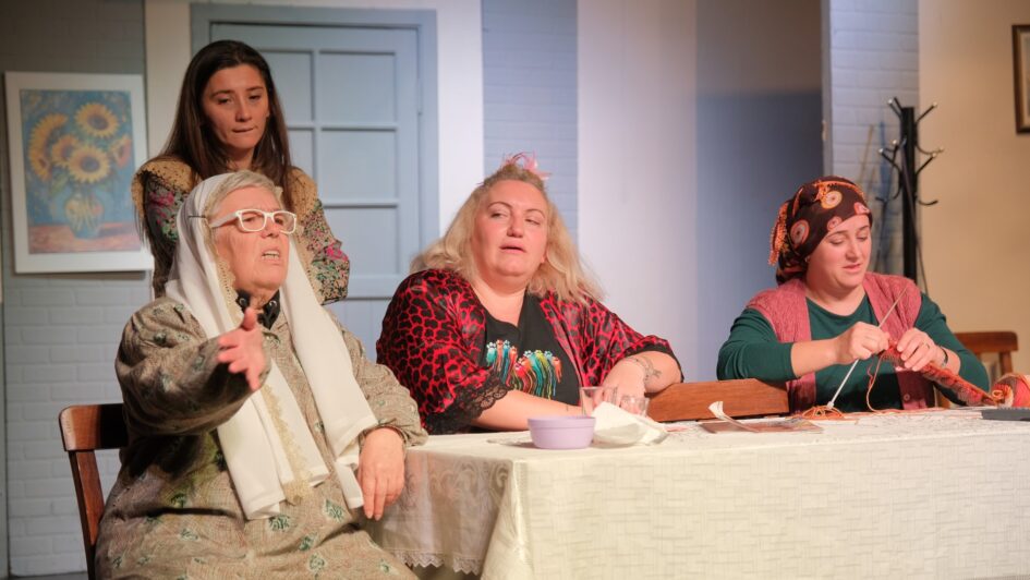 KADIN SIĞINAĞI GALA GÖSTERİMİYLE SAHNEYLE BULUŞTU