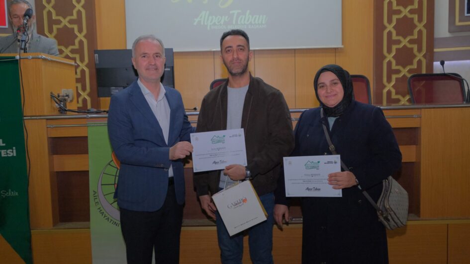 AİLE OKULUNDA ÖDÜLLER SAHİPLERİNİ BULDU