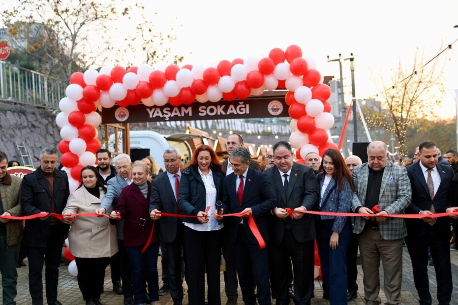 Gemlik’te “Yaşam Sokağı” Açıldı