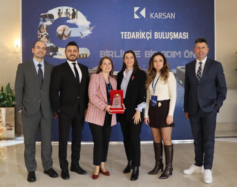 Yeşilova Otomotiv’e  Karsan’dan “Kalite Ödülü”