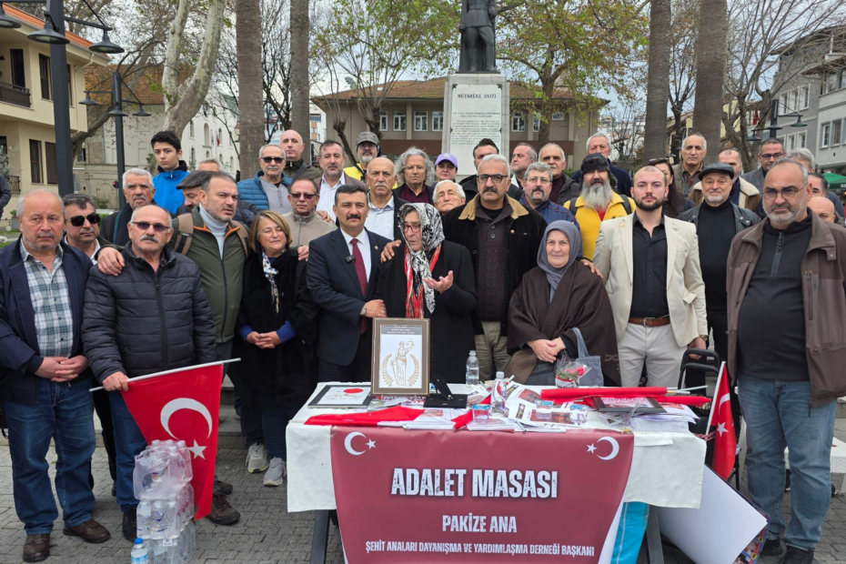PAKİZE ANNE, MUDANYA’DA DENİZE SİYAH ÇELENK BIRAKTI, TÜRKOĞLU YALNIZ BIRAKMADI!