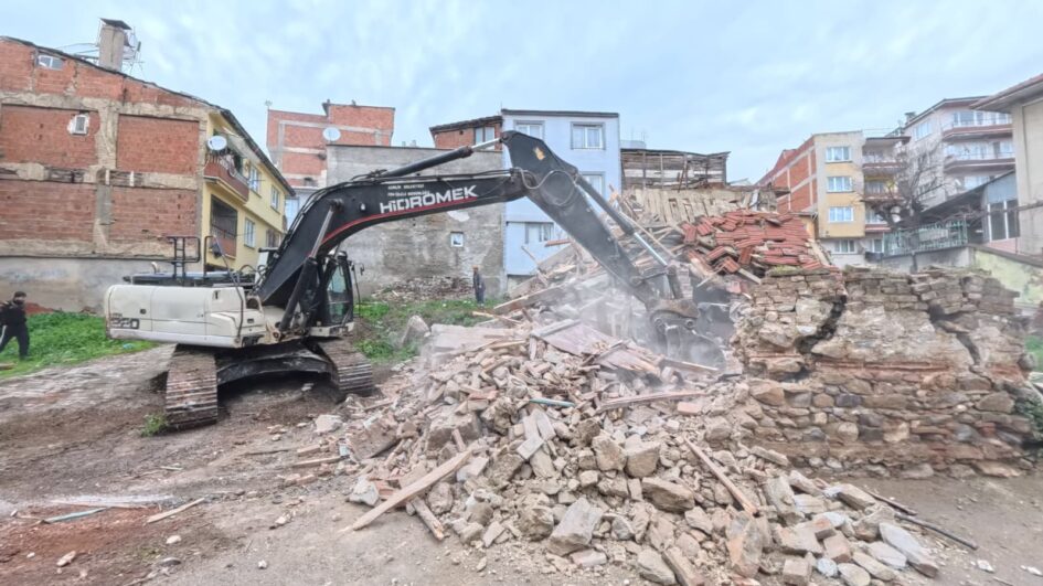 Metruk Binalarla Mücadele Sürüyor