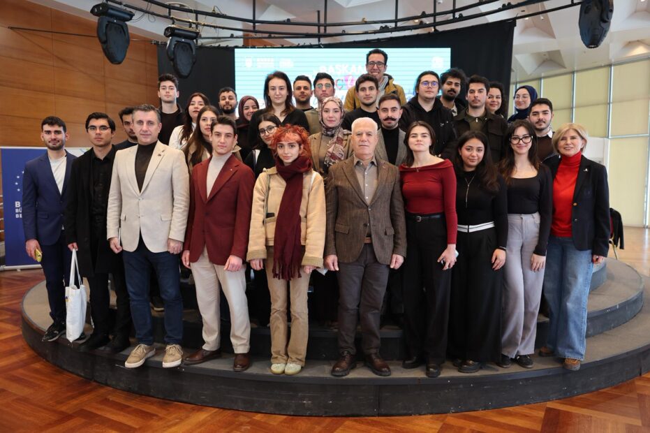 BAŞKAN BOZBEY GENÇLERLE GELECEĞİ KONUŞTU