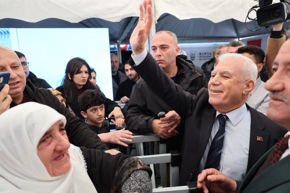 BAŞKAN MUSTAFA BOZBEY: KİMSE HİZMET AŞKIMIZI ENGELLEYEMEZ