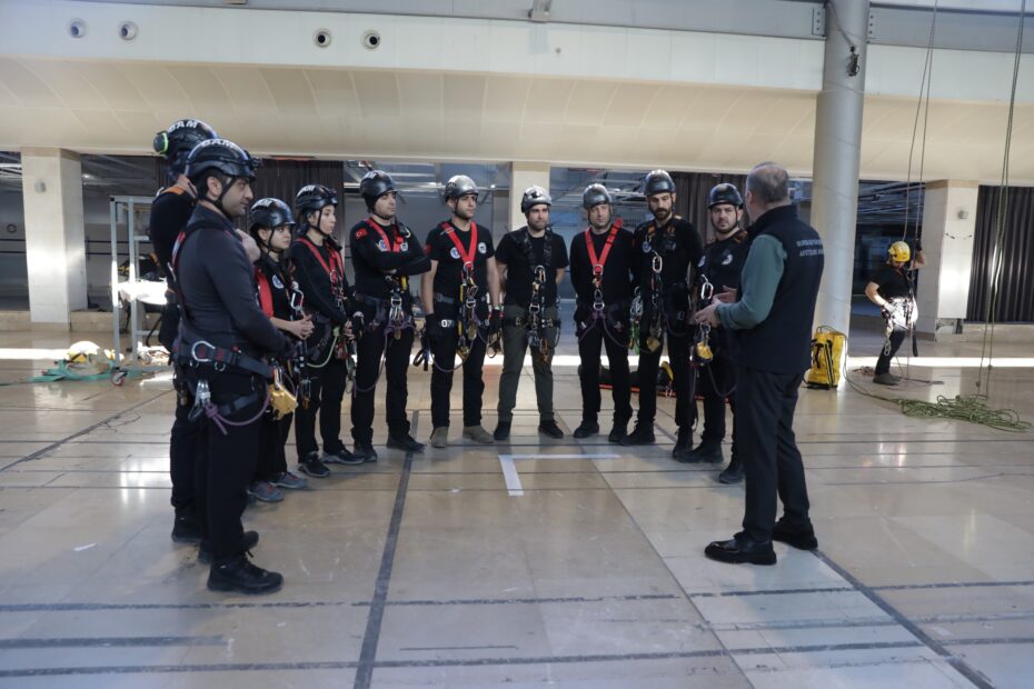 ACİL MÜDAHALE EKİBİ İLE BÜYÜKŞEHİR AFETLERE HAZIR