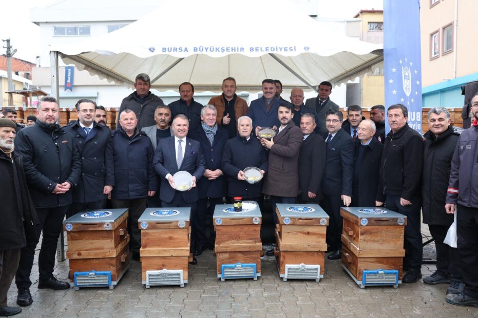 BÜYÜKŞEHİR’DEN DAĞ YÖRESİNE ARI KOVANI DESTEĞİ