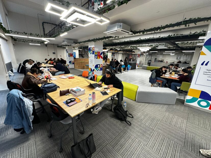 GENÇLİK MERKEZİ 7/24 GENÇLERİN HİZMETİNDE