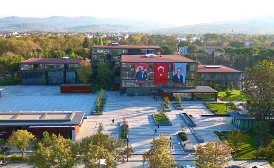 İNEGÖL’DE KÜLTÜR VE SANATIN YENİ ADRESİ KULLANIMA SUNULDU