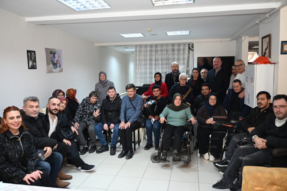 BAŞKAN KARABATI’DAN ENGELLİ VATANDAŞLARA ANLAMLI ZİYARET